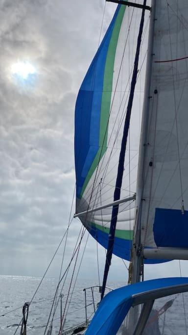 Nuitee A Bord De Danilou Un Voilier De 9.50M Hotel Sète Exterior foto