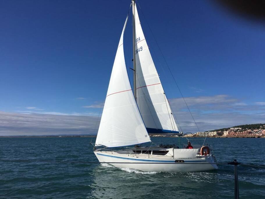 Nuitee A Bord De Danilou Un Voilier De 9.50M Hotel Sète Exterior foto