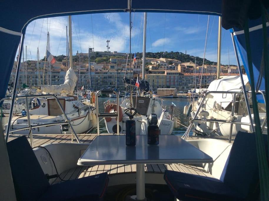 Nuitee A Bord De Danilou Un Voilier De 9.50M Hotel Sète Exterior foto